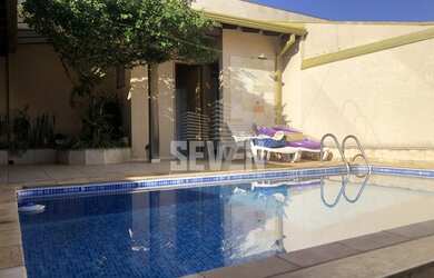 Imagem: A casa à venda possui 3 Dormitórios, 3 Banheiros, 2 Vagas