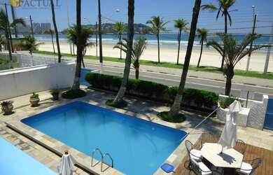 Imagem: A casa possui 5 Dormitórios, 3 Banheiros, 4 Vagas na garagem