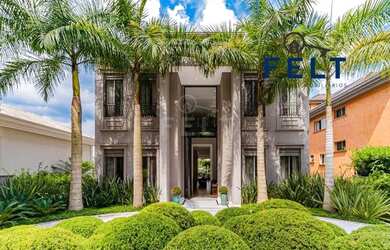 Imagem: A casa em condomínio possui 5 Dormitórios, 5 Banheiros, 5