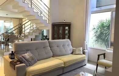 Imagem: A casa em condomínio possui 3 Dormitórios, 3 Banheiros, 4