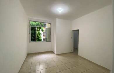 Imagem: O apartamento possui 2 Dormitórios, 1 Banheiro e 70m² de Área