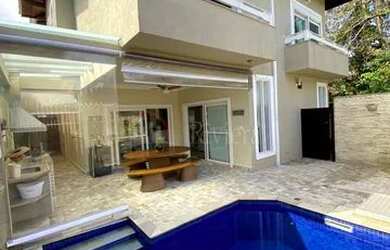 Imagem: A casa em condomínio possui 4 Dormitórios, 3 Banheiros, 2