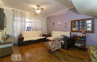 Imagem: A casa possui 4 Dormitórios, 3 Banheiros, 2 Vagas na garagem