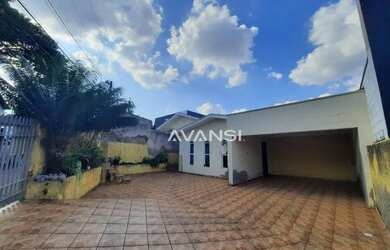 Imagem: A casa possui 2 Dormitórios, 1 Banheiro, 4 Vagas na garagem