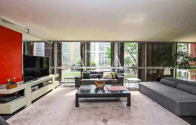 Imagem: O apartamento possui 4 Dormitórios, 4 Banheiros, 3 Vagas na