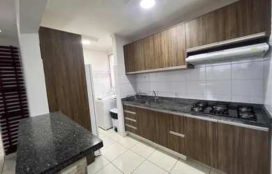 Imagem: O apartamento possui 2 Dormitórios, 1 Banheiro, 1 Vaga na garagem