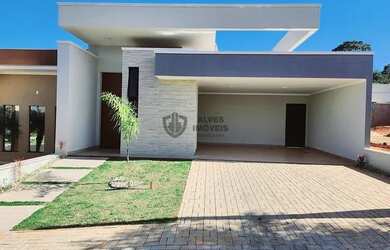 Imagem: A casa em condomínio possui 3 Dormitórios, 2 Banheiros, 4