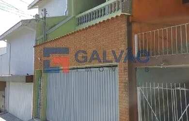 Imagem: A casa possui 3 Dormitórios, 2 Banheiros, 2 Vagas na garagem