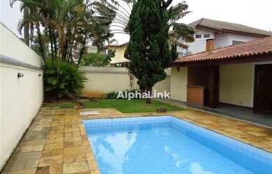 Imagem: A casa em condomínio possui 3 Dormitórios, 4 Banheiros, 3