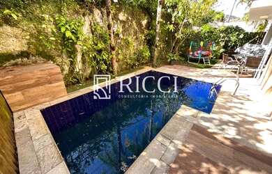 Imagem: A casa em condomínio possui 4 Dormitórios, 5 Banheiros, 3