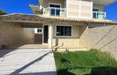 Imagem: A casa possui 4 Dormitórios, 4 Banheiros, 2 Vagas na garagem