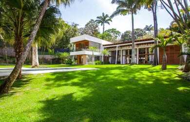 Imagem 2: Casa Cinematográfica com Vista para Gávea Golf Club e Pedra da Gávea