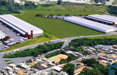 Imagem: O depósito possui 5 Vagas na garagem, 1.247m² de Área e