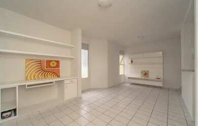 Imagem: O apartamento possui 2 Dormitórios, 2 Banheiros, 2 Vagas na