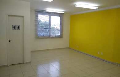 Imagem: O depósito possui 1 Vaga na garagem, 35m² de Área e está