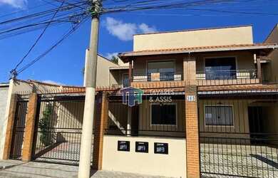 Imagem: A casa possui 3 Dormitórios, 2 Banheiros, 1 Vaga na garagem