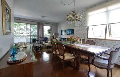 Imagem: O apartamento possui 3 Dormitórios, 1 Banheiro, 2 Vagas na