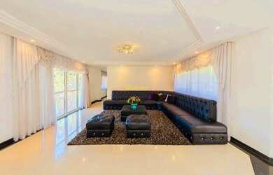 Imagem: A casa em condomínio possui 5 Dormitórios, 5 Banheiros, 5