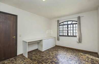 Imagem 11: Casa á venda medindo 209 metros quadrados com 2 dorm. e 1 suíte no bairro...