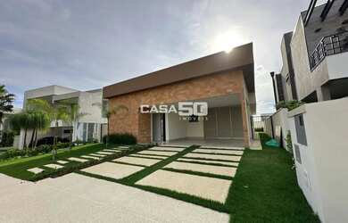 Imagem: A casa em condomínio possui 3 Dormitórios, 1 Banheiro, 2 Vagas