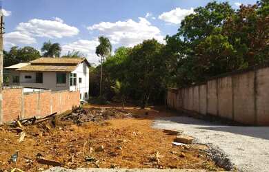 Imagem: O terreno possui 930m² de Área e está localizado em Jardim