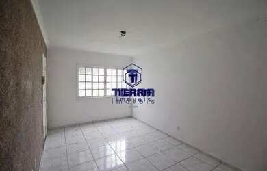 Imagem 3: Casa com 2 quartos ao lado da praça do Colubandê. Segurança e praticidade