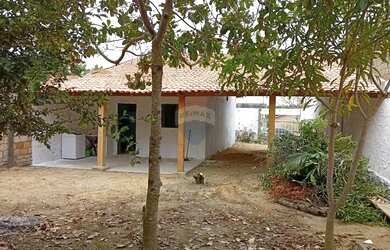 Imagem: A casa possui 2 Dormitórios, 1 Banheiro, 3 Vagas na garagem