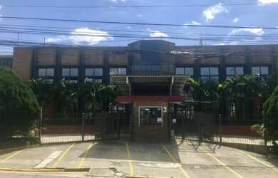 Imagem: O depósito possui 5 Vagas na garagem, 6.055m² de Área e