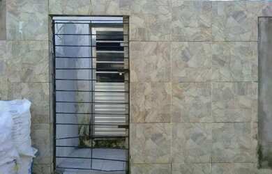 Imagem: A casa possui 3 Dormitórios, 2 Banheiros e está localizado