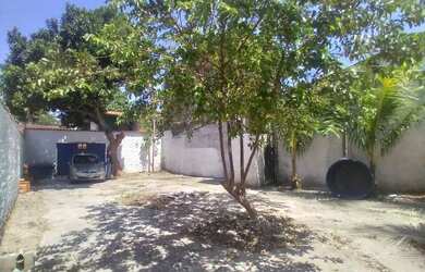 Imagem: A casa possui 4 Dormitórios, 4 Banheiros, 3 Vagas na garagem