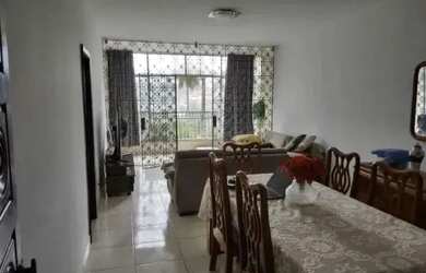 Imagem: O apartamento possui 3 Dormitórios, 1 Banheiro, 1 Vaga na garagem