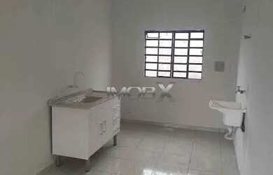 Imagem: A kitnet possui 1 Dormitório, 1 Banheiro, 1 Vaga na garagem