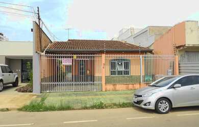 Imagem: A casa possui 5 Dormitórios, 4 Banheiros, 1 Vaga na garagem