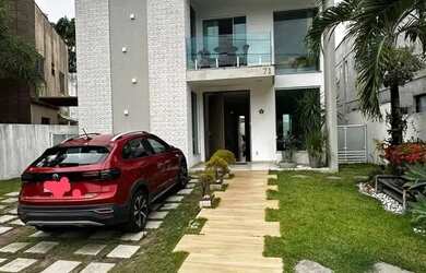 Imagem: A casa em condomínio possui 5 Dormitórios, 5 Banheiros, 300m²