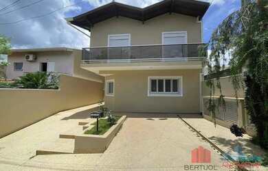 Imagem: A casa em condomínio possui 3 Dormitórios, 3 Banheiros, 2