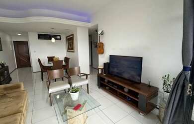 Imagem: O apartamento possui 3 Dormitórios, 2 Banheiros, 2 Vagas na