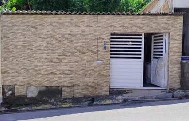 Imagem: A casa possui 2 Dormitórios, 1 Banheiro, 1 Vaga na garagem