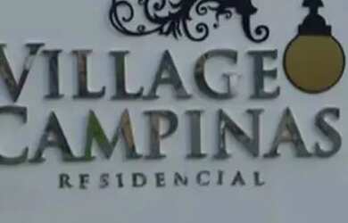 Imagem: A casa possui 3 Dormitórios, 2 Banheiros, 1 Vaga na garagem