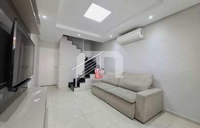 Imagem: A casa possui 3 Dormitórios, 2 Banheiros, 2 Vagas na garagem