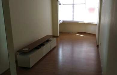 Imagem: O apartamento possui 1 Dormitório, 1 Banheiro, 1 Vaga na garagem