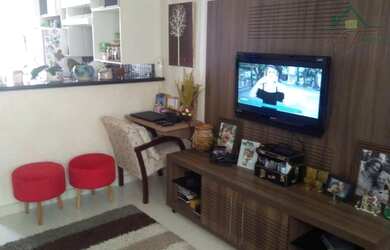 Imagem: O apartamento possui 2 Dormitórios, 1 Banheiro, 1 Vaga na garagem