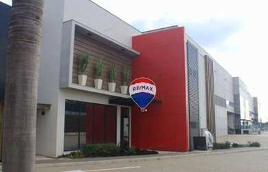 Imagem: O depósito possui 5 Vagas na garagem, 8.521m² de Área, Imóvel