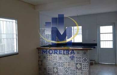 Imagem: A casa possui 2 Dormitórios, 1 Banheiro, 2 Vagas na garagem