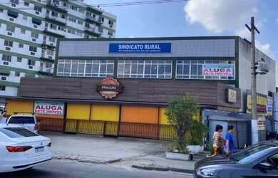 Imagem: O depósito possui 5 Vagas na garagem e está localizado em