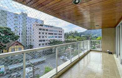 Imagem: O apartamento possui 4 Dormitórios, 4 Banheiros, 2 Vagas na