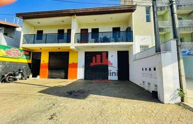 Imagem: O depósito possui 4 Vagas na garagem, 301m² de Área e está