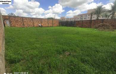 Imagem: O terreno possui 250m² de Área e está localizado em Parque