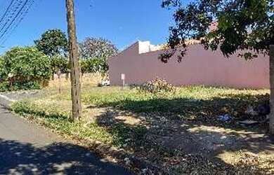 Imagem: O terreno possui 180m² de Área e está localizado em Parque