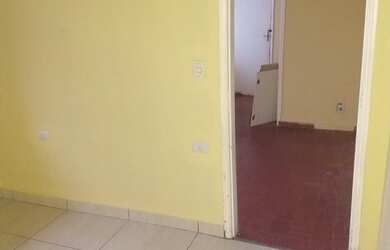 Imagem: A casa possui 1 Dormitório, 1 Banheiro e 35m² de Área e está