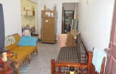 Imagem: A casa possui 2 Dormitórios, 2 Banheiros, 2 Vagas na garagem